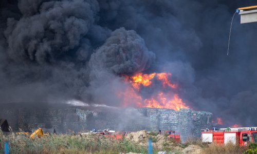 U gašenju ozlijeđena dvojica vatrogasaca, cijela prva smjena završila na trijaži