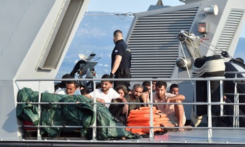 Kampovi u Grčkoj puni nakon spašavanja stotina migranata