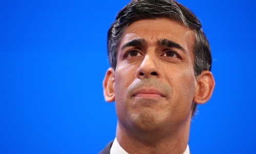 Sunak: Predlažem da povećavamo dob za prodaju cigareta za jednu godinu svake godine