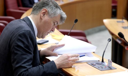 Lalovac (SDP): Vlada u državnoj blagajni ima sto milijardi kuna više!