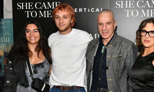 Nakon šest godina Daniel Day-Lewis na crvenom tepihu - i to u društvu supruge i sina