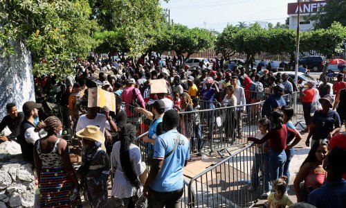 SAD vraća imigrante u Venezuelu, nastavlja graditi zid na granici s Meksikom