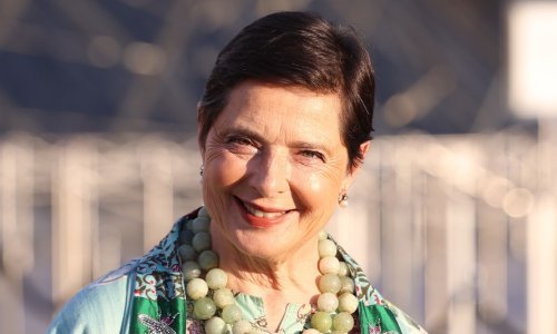 Prkosi forsiranju mladolikosti: Slavna glumica s ponosom istaknula baš svaku boru