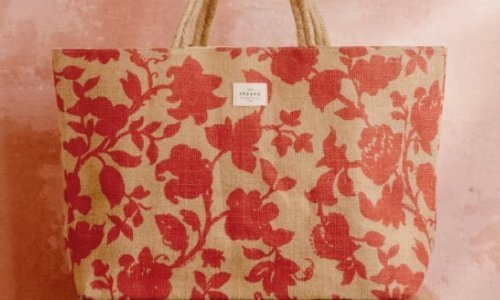 Kako je ova obična platnena torba postala jedan od trenutno najtraženijih komada