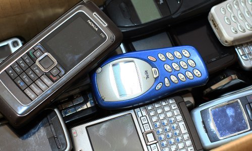 EU želi da države članice potiču vraćanje starih mobitela i laptopa