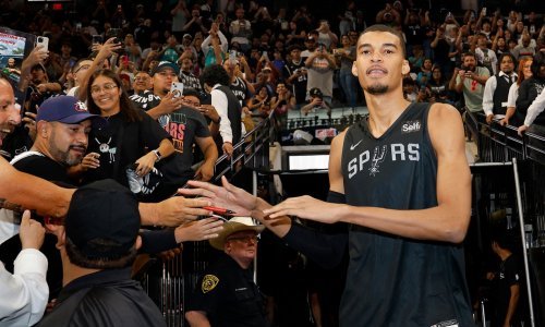 Nikad viđene scene na NBA treningu; krenulo ludilo oko čuda od igrača visokog 224 cm