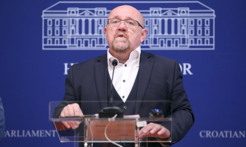 Dretar: Vlada zanemaruje prava 102 državljana u Grčkoj