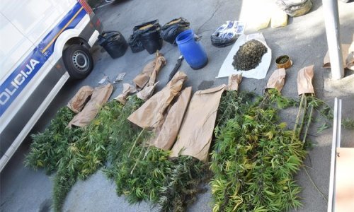 Policijskom pretragom kod dvojice pronađena marihuana, heroin i duhan