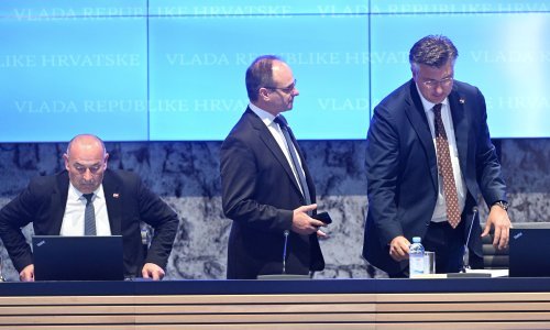 Vlada iza zatvorenih vrata imenovala kandidate za nove fotelje