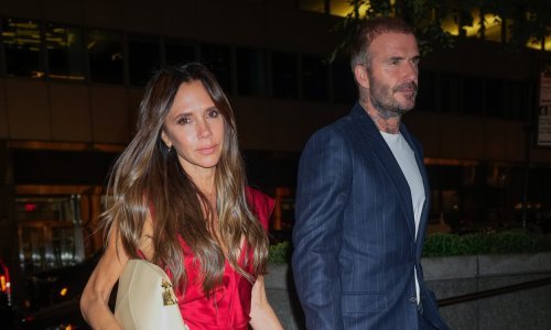 Ni Victoria Beckham nije odoljela boji sezone, a nosi ju savršeno