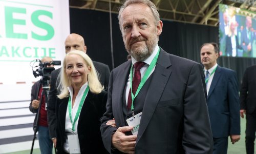 Izetbegović ponovo zabran za predsjednika SDA. Bio je jedini kandidat
