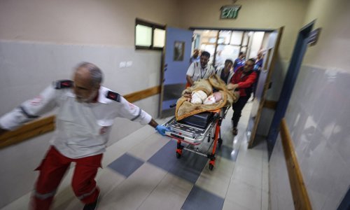 Bolnice u Gazi jedva izdržavaju pod zračnim napadima i blokadom