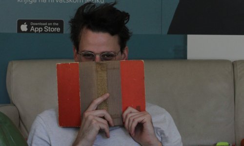 Objavljena najduža hrvatska audioknjiga: Poslušajte 'Zločin i kaznu' u izvedbi Adriana Pezdirca