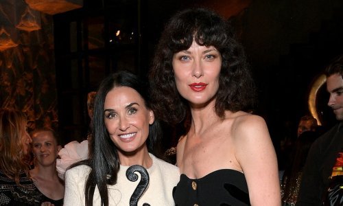 Trendi čizme koje nosi Demi Moore apsolutni su hit ove sezone