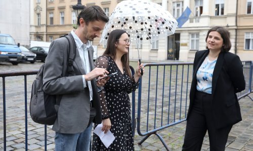 Ugrožena radna mjesta osobnih asistenata; Ptić: Kada će sve početi funkcionirati?