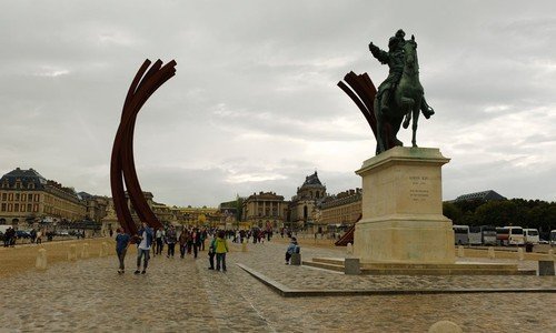 Dvorac Versailles evakuiran, nova prijetnja bombom