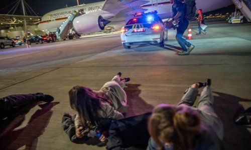 Drama njemačkog kancelara: Scholzov avion evakuiran u Izraelu zbog raketnih napada