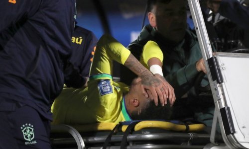 Uplakani Neymar na nosilima iznesen s terena, za njega je sezona završena...