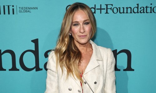 Opet spaja nespojivo: Damski stajling upotpunjen kontroverznim cipelama