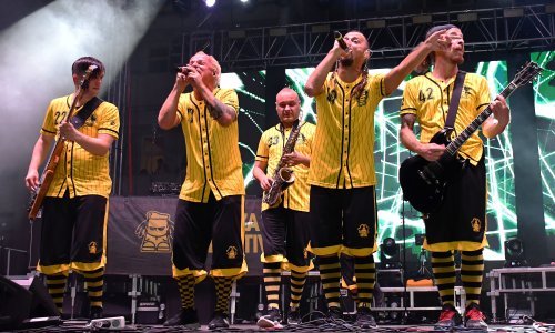 Apsurdistan i Wild Wild East premijerno na vinilu povodom 20 godina benda