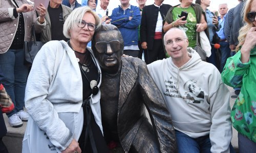 Miljenko Smoje dobio kip na splitskoj Matejušci