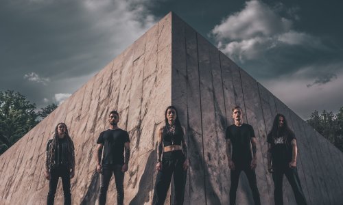 (DOLCH), Isolationsgemeinschaft i The Answer Lies In The Black Void u Močvari