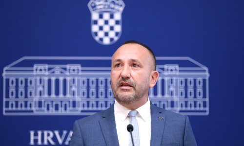 Zekanović: Nismo ugroženi ilegalnim migracijama nego odustajanjem od rađanja