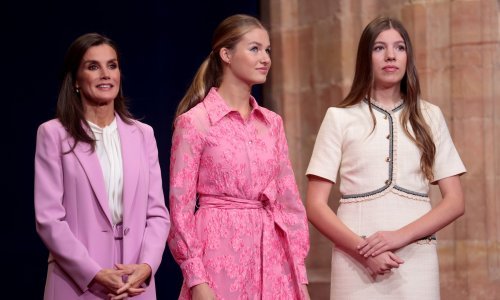 Život u slikama: Povodom 18. rođendana objavljene neviđene fotografije buduće kraljice