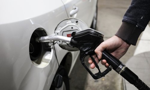 Padaju cijene goriva, evo koliko bi trebalo biti jeftinije