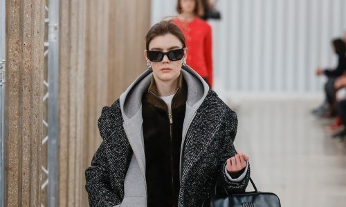 Toplo, udobno i praktično: Ovaj tako običan komad prometnuo se u neočekivan trend sezone