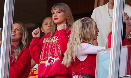 Fotografije koje tope srca: Taylor Swift nježno je ljubila dečka u svlačionici