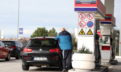 Od ponoći jeftinije: Pogledajte nove cijene goriva