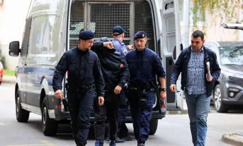 Zbog pjevanja ustaške koračnice privedeno osam Dinamovih navijača