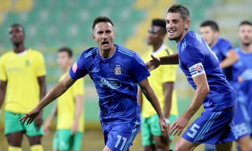 Za Dinamo je odigrao 133 utakmice i zabio 48 golova; u 33. godini odlazi u mirovinu