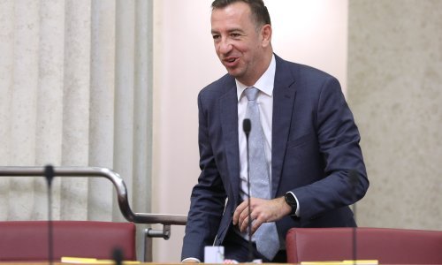 Mažar: Jedni lupetaju, a drugi prijete narodnim seoskim stražama koje će pucati na migrante