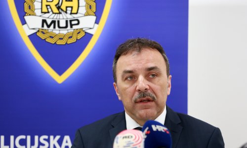 Torcida napala vozila, Riječani traže Orepićevu ostavku