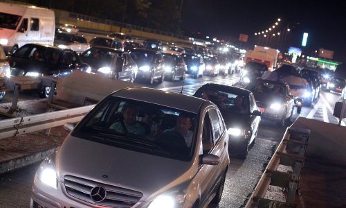 Velika gužva na zagrebačkoj obilaznici, zapalio se kamion