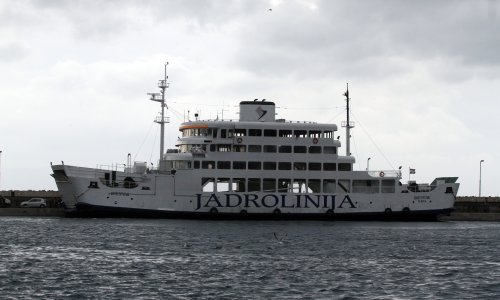 Zbog jakog juga prekidi u brodskom i katamaranskom prometu