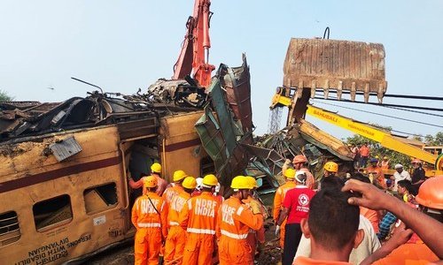Vlak iskočio iz tračnica u Indiji; najmanje 13 mrtvih i 50 ozlijeđenih
