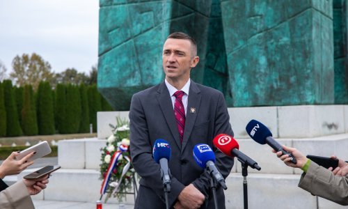 Penava: Vukovarcima je ukradena Kolona sjećanja