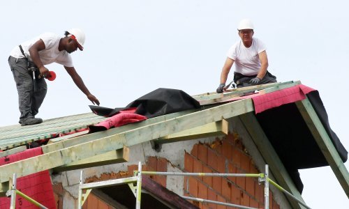 U Hrvatskoj radi 1,6 milijuna ljudi, najviše u ovim djelatnostima