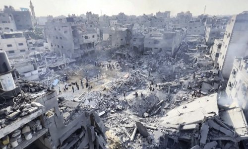 Hamas: 195 Palestinaca ubijeno u izraelskim napadima na kamp u Gazi