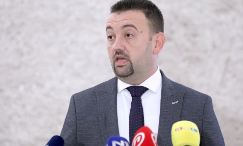 Pavliček: Nemamo ništa protiv da HOS predvodi Kolonu sjećanja, protiv smo ovakvog plakata