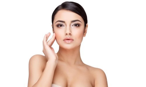 Čisti i pomlađuje kožu: Evo zašto je bademovo ulje nezaobilazan dio beauty rutine