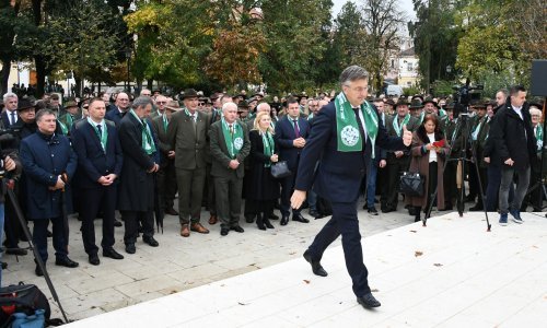 Plenković: Drugi plakat će poslati važnu poruku, sve ostalo je politizacija