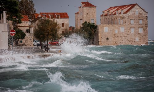 Meteoalarm upozorava na nevrijeme: Stižu zahladnjenje, obilna kiša i snijeg