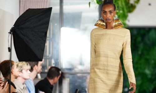 Pogledajte senzacionalnu haljinu napravljenu od biljke s posjeda kralja Charlesa III.