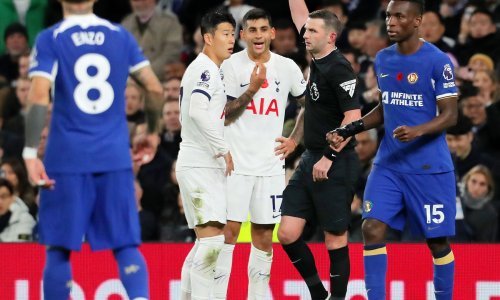 Ovo je ključni trenutak derbija u Londonu; brutalno je startao na sunarodnjaka