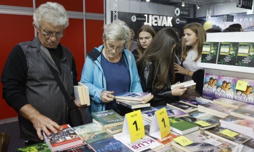 Bili smo na Interliberu: Kupci navalili od jutra, nakladnici zrače optimizmom