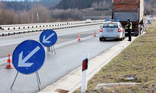 Prekid prometa u tunelu Tuhobić, u smjeru Zagreba, zbog teretnog vozila u kvaru